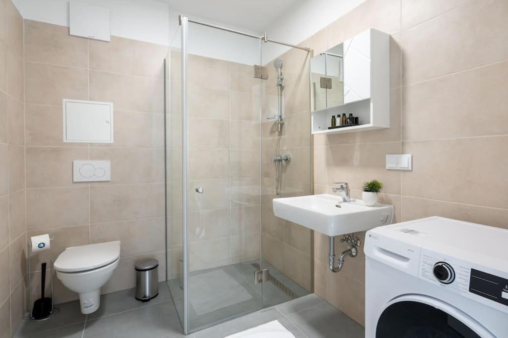 Hm • Sleek 1br With Balcony * Wien